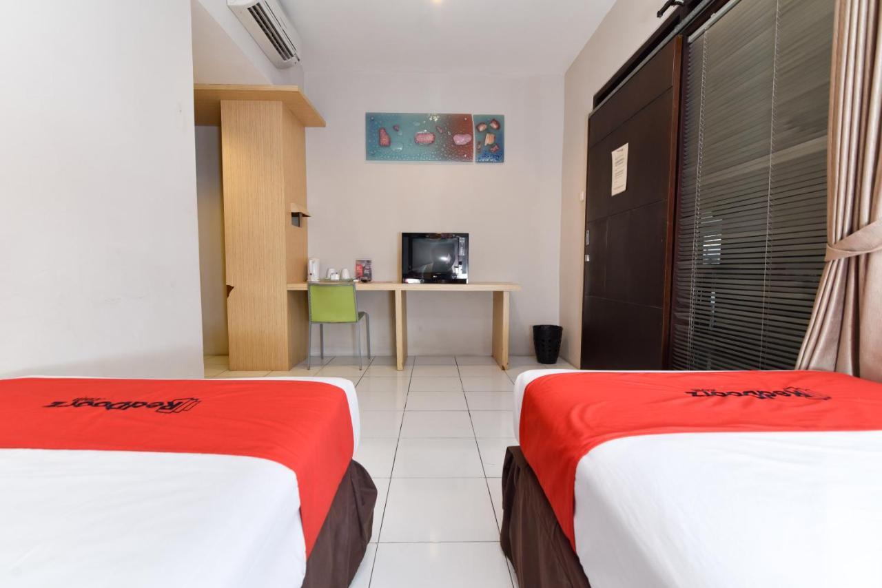 Reddoorz Plus @ Raya Legian Kültér fotó
