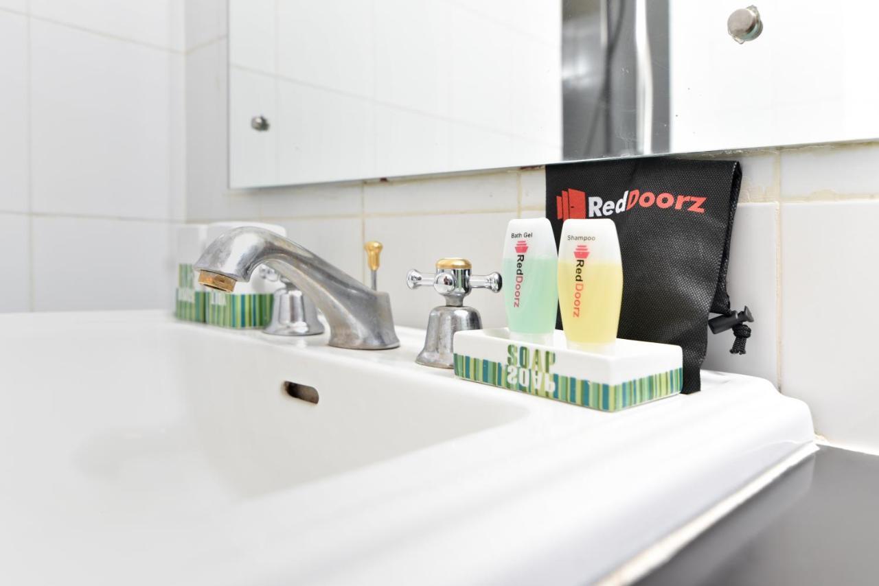Reddoorz Plus @ Raya Legian Kültér fotó