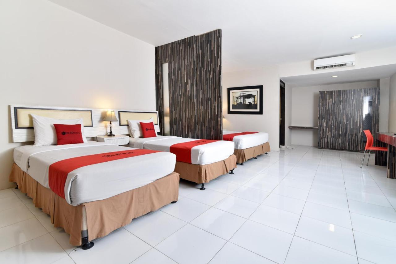 Reddoorz Plus @ Raya Legian Kültér fotó